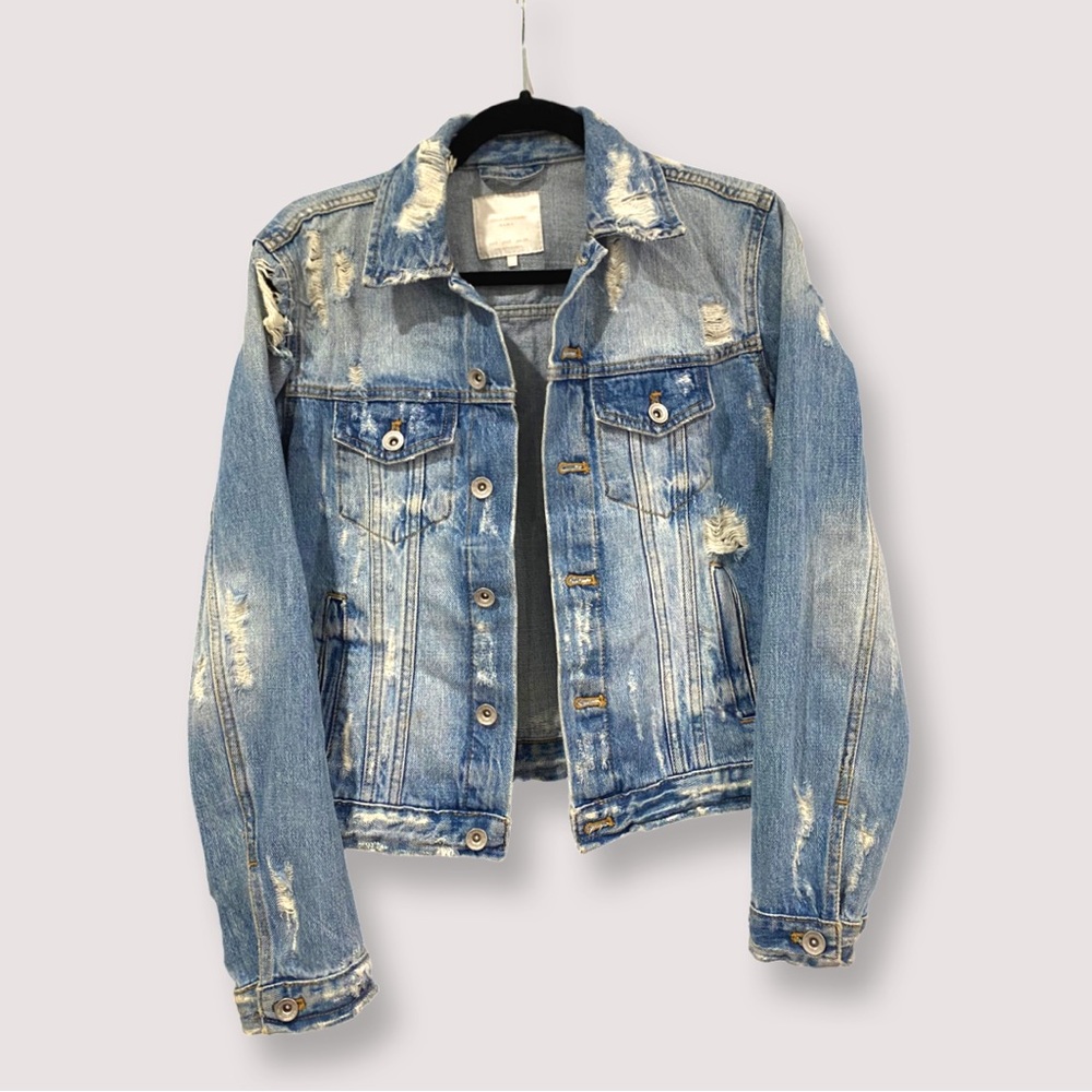 ZARA Light Wash Denim Jacket Distressed Small